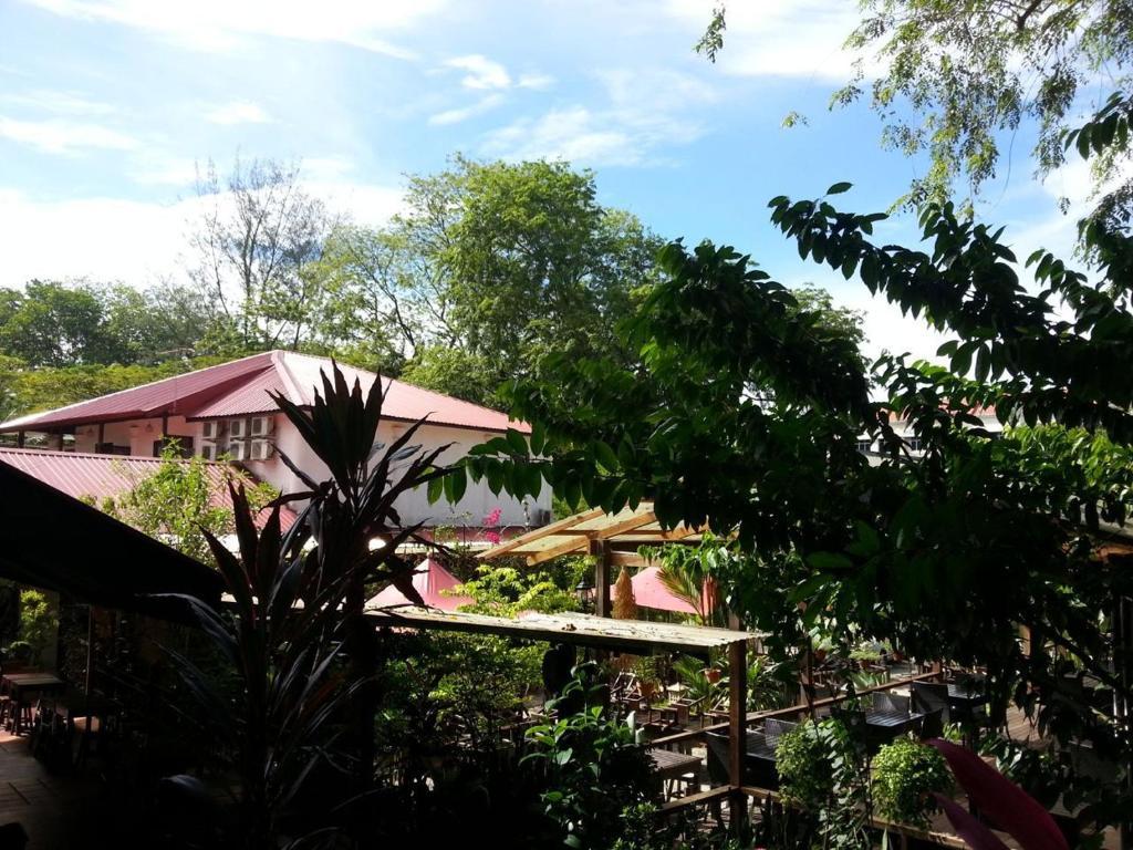 Basaga Holiday Residences Kuching Zewnętrze zdjęcie